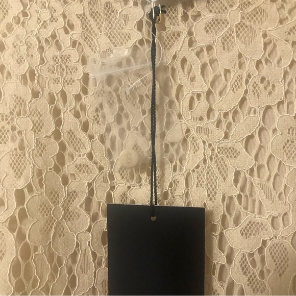 NWT Adrienne Vittadini Tan Lace Bell Sleeve Top Women’s Size S - Picture 4 of 13